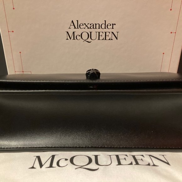 ALEXANDER McQUEEN Medium Skull Bag - Picture 5 of 7